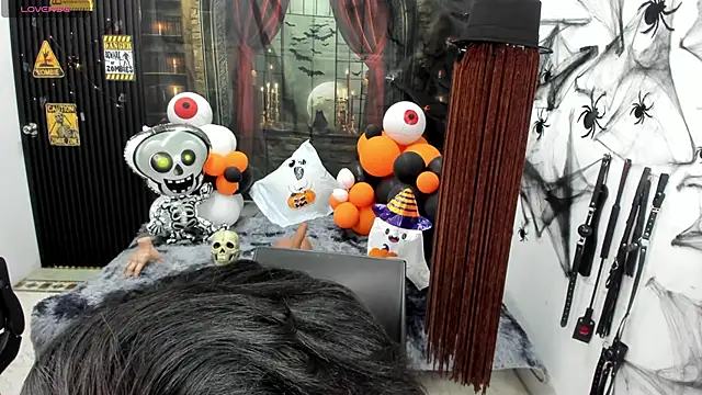 criss 21  online show from November 1, 8:13 pm