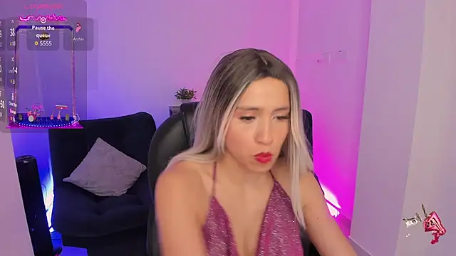 emilly smith 1 online show from November 11, 5:14 am