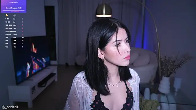 anniehillofficial online show from September 16, 8:39 pm