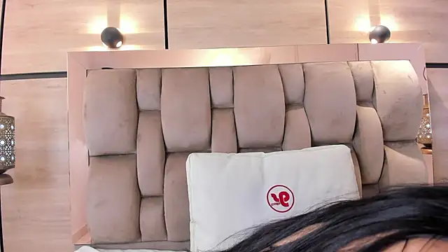 im mou  online show from January 13, 1:04 pm