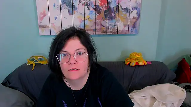 EverlyRays online show from April 24, 7:05 pm