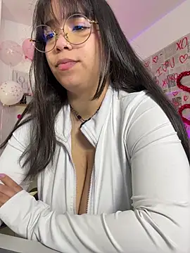 tati reyess online show from February 10, 12:52 pm
