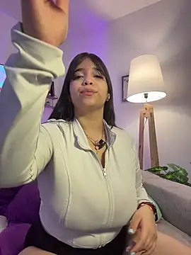 tati reyess online show from April 23, 12:23 pm