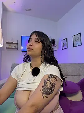 tati reyess online show from April 26, 1:42 pm