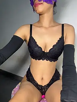 ValiantWhiskey online show from November 15, 3:51 am