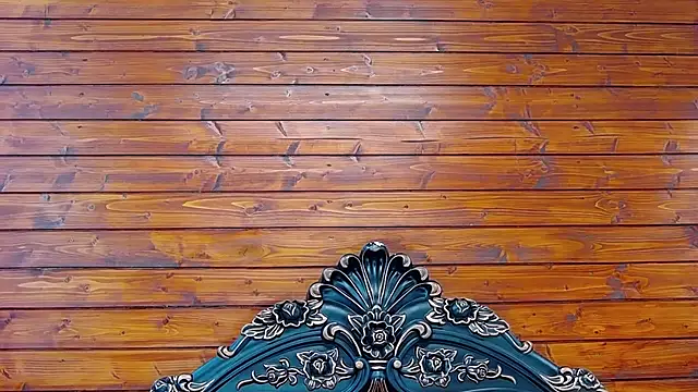 SuzanneKer1 online show from April 24, 12:30 pm