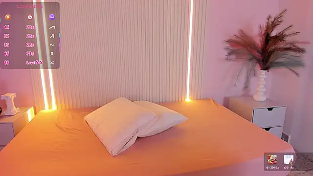 EmilyEvans7 online show from April 24, 7:16 pm