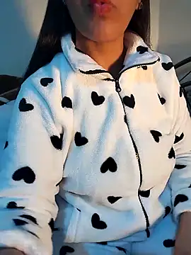 lolo890 online show from December 20, 5:33 am