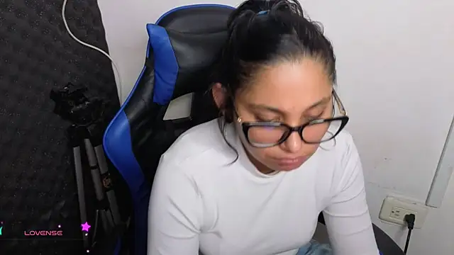Cuteprincess21 online show from July 30, 2:23 am