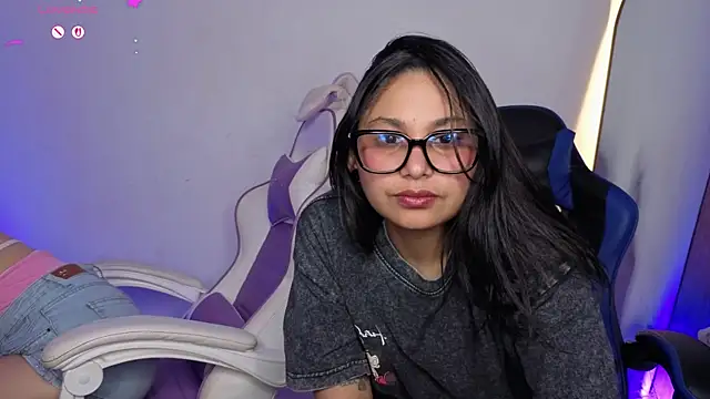 Cuteprincess21 online show from June 12, 2:41 am