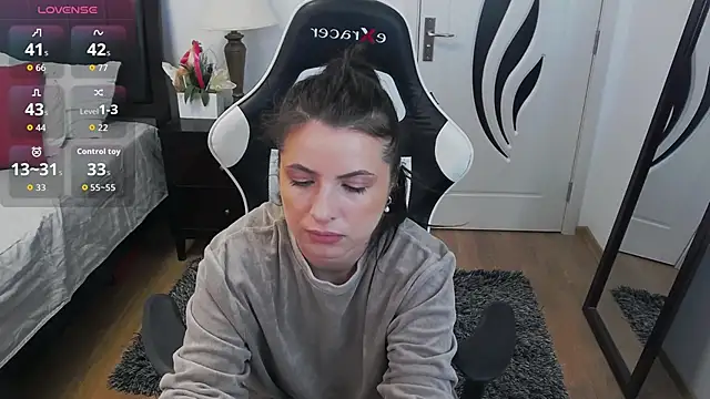 AmyPure  online show from April 22, 4:42 am