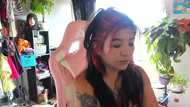 annie walker6 online show from April 19, 6:54 pm