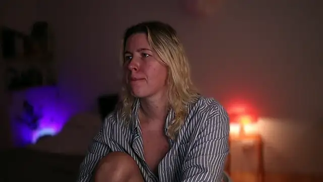 moonamii online show from September 16, 7:11 pm