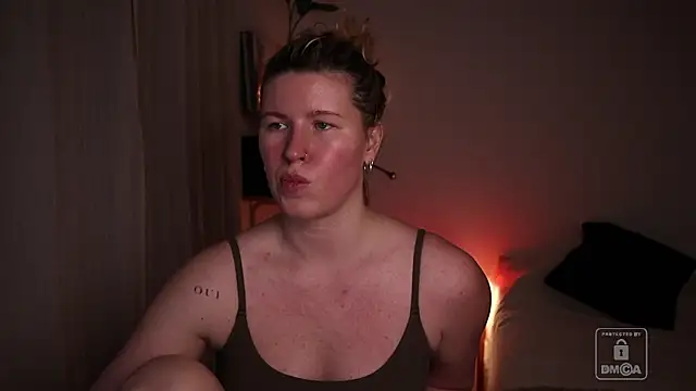 moonamii online show from February 18, 9:58 pm