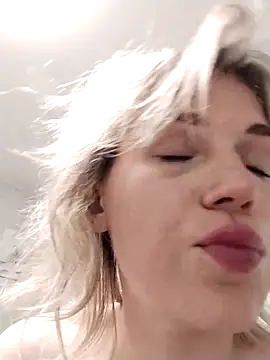 Linda Gregory online show from October 23, 8:15 pm