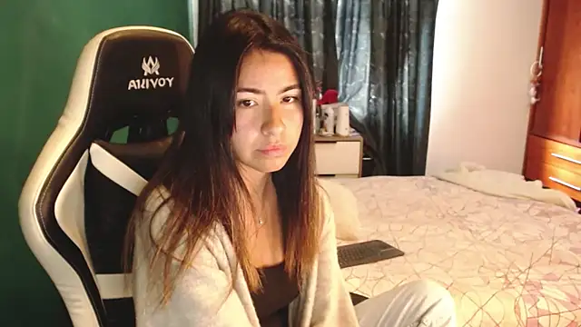 alice middlee online show from December 19, 7:28 pm