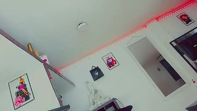 reigns addison kendall online show from October 24, 8:32 am