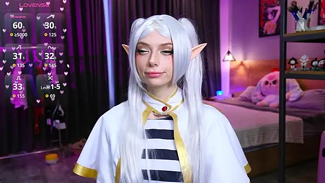 HolliWould  online show from January 6, 6:50 am