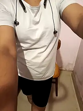 Mallu-Gayathri Arun online show from February 24, 2:16 pm