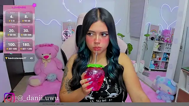 CuteDani  online show from March 16, 4:15 am