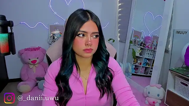 CuteDani  online show from April 24, 2:42 pm