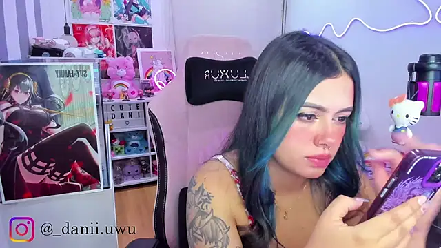 CuteDani  online show from January 14, 7:13 am