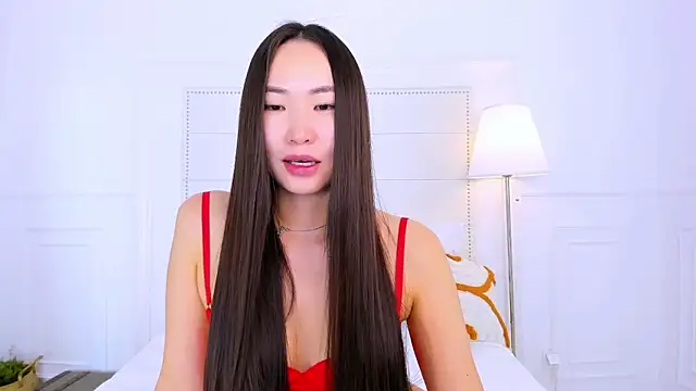 NaomiYuu online show from February 18, 8:57 am