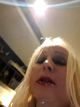 martachatte online show from April 20, 7:17 pm