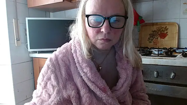 martachatte online show from April 24, 6:49 am