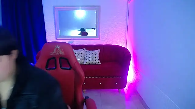 nathaly low1 online show from June 8, 11:33 am