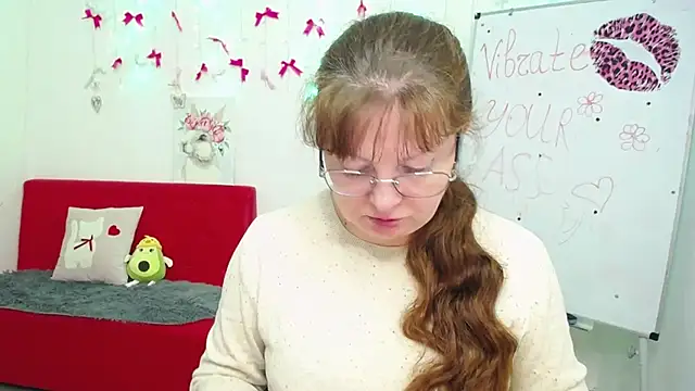 VanessaHotts online show from April 27, 5:04 am