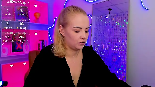 StephanieSweety online show from April 26, 7:11 pm