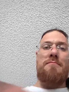 Geeznuts19 online show from February 12, 5:03 pm