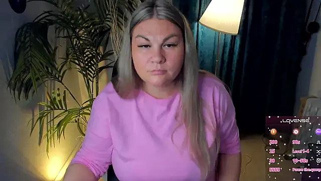 Snapshot of ZenaPallmer chatting on September 28, 7:52 pm ZenaPallmer online show from September 28, 7:52 pm