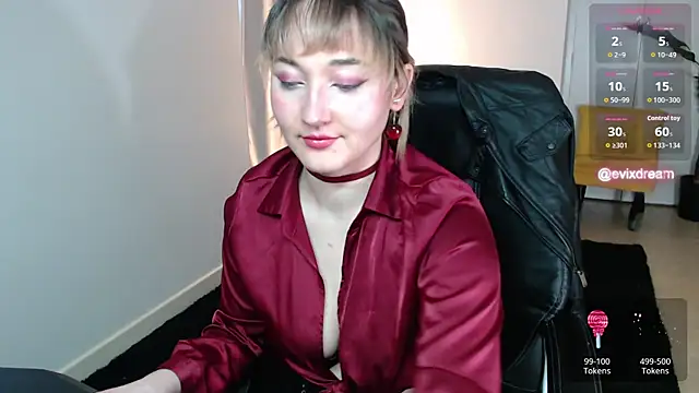 Crystal-dreamt online show from March 9, 1:14 pm