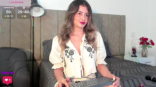 Snapshot of Isabellacharm chatting on October 19, 8:33 pm Isabellacharm online show from October 19, 8:33 pm