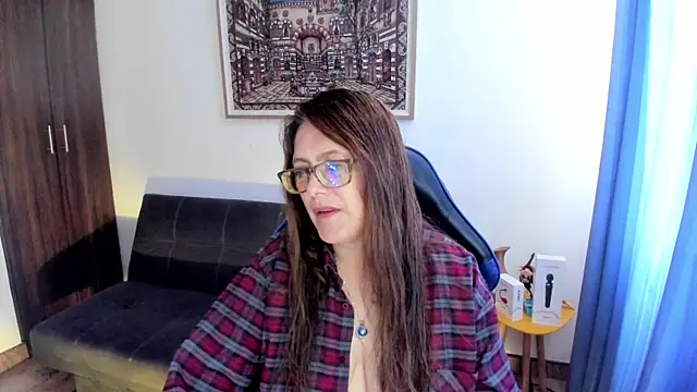 Ivette Shaira online show from April 18, 1:24 pm