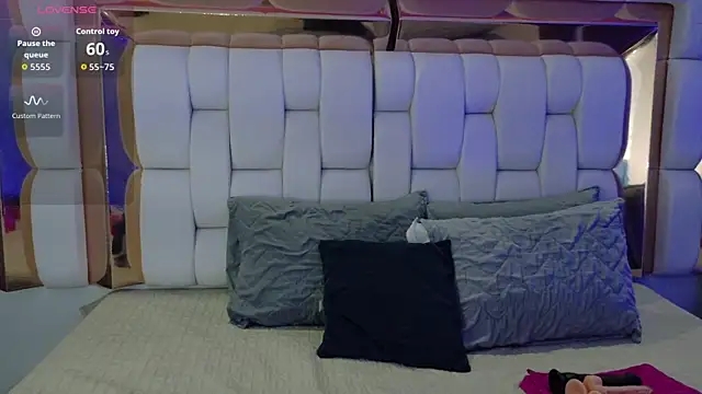 valkiria moore online show from November 22, 7:38 pm