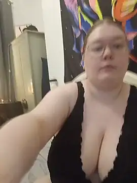 Sexycurvyemilyy online show from July 24, 9:55 pm