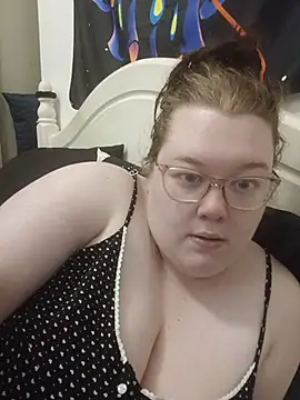 Sexycurvyemilyy online show from June 27, 9:21 pm