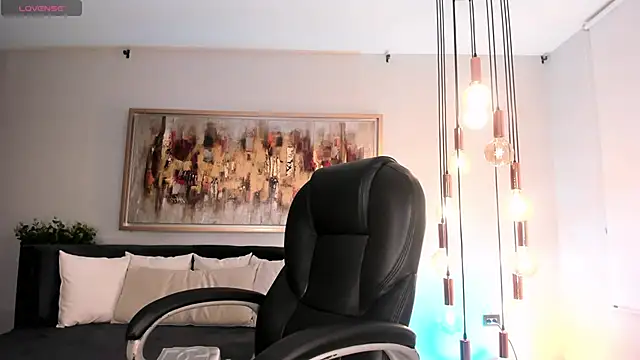 SophiePalmer online show from December 5, 11:33 am