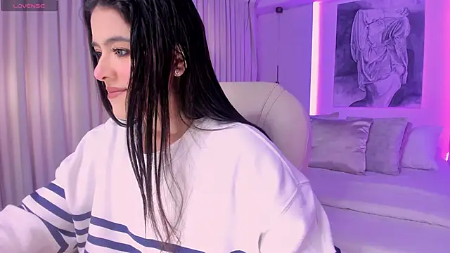 nathalie rivers online show from December 3, 11:45 am