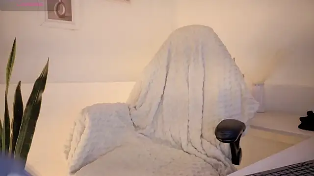 NebetColin online show from March 27, 7:58 pm