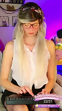 Kittychatte online show from April 26, 7:39 am