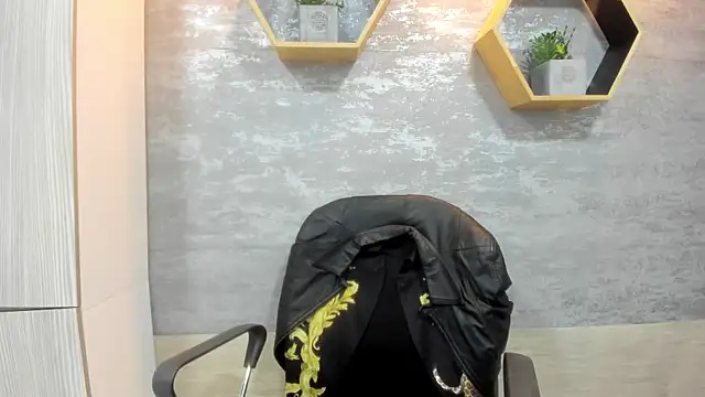 Mhelanny2 online show from April 26, 5:05 am