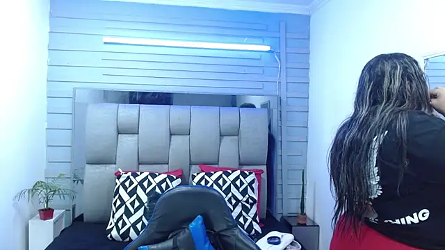 evelin zaens online show from March 10, 4:16 am