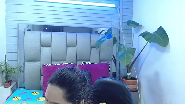 evelin zaens online show from April 21, 4:08 am