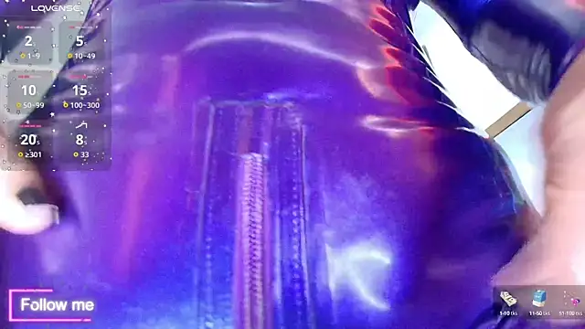 Snapshot of LatexDevil_Blondie chatting on October 20, 1:25 pm LatexDevil Blondie online show from October 20, 1:25 pm