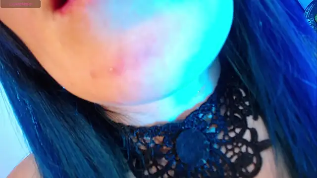 alicia moom online show from October 30, 8:10 pm