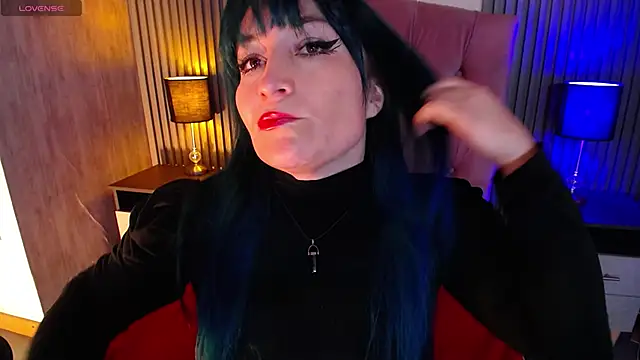 alicia moom online show from April 27, 7:55 pm